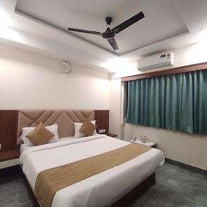 Hotel Earth Inn, Subhash Bridge, Rto Circle, Ahmedabad
